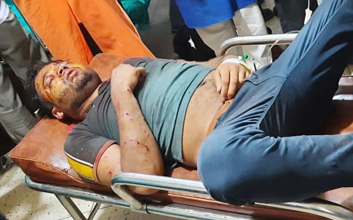 ব্যবসায়ীদের সাথে সংঘর্ষ: পুলিশের গুলিতে শিক্ষার্থী ‘আশঙ্কাজনক’